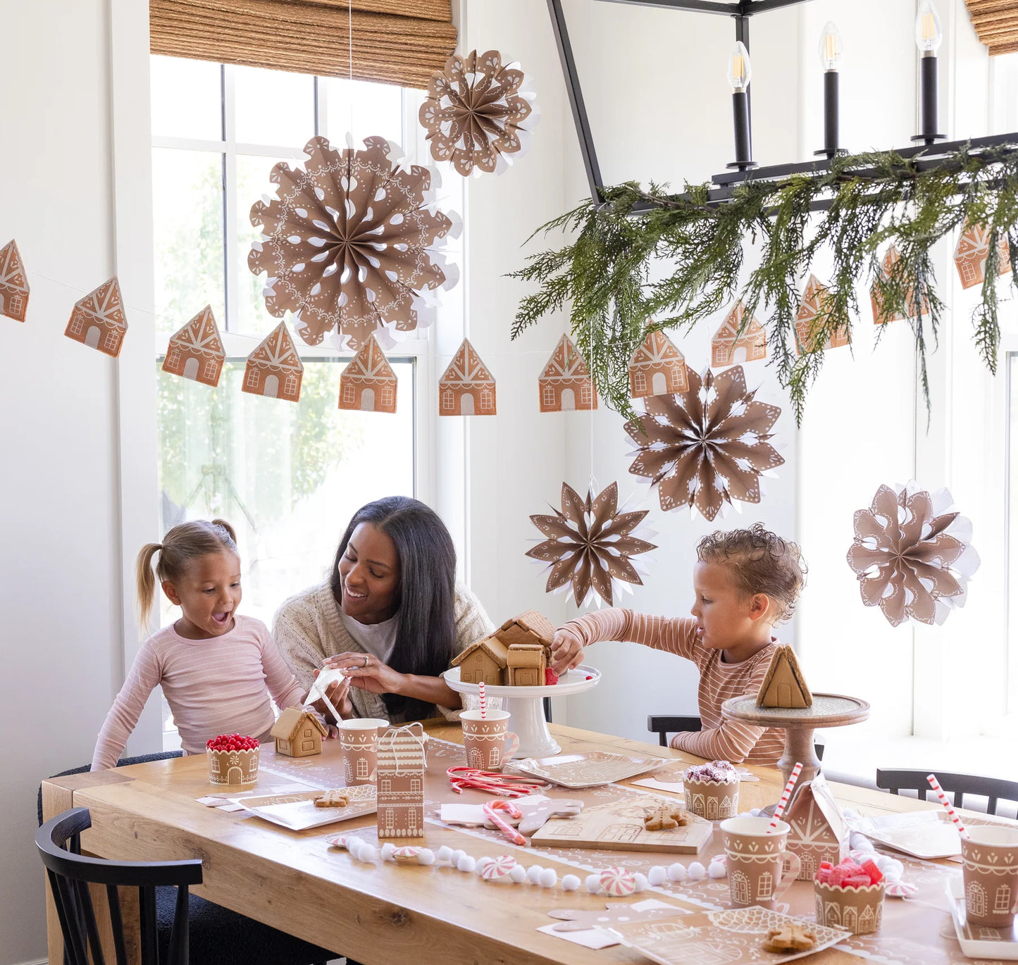 GINGERBREAD FELT GINGERBREAD HOUSE BANNER