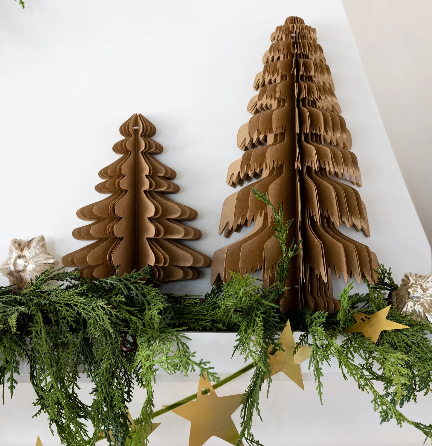 CHRISTMAS MEMORIES LARGE KRAFT PAPER TREE DECOR