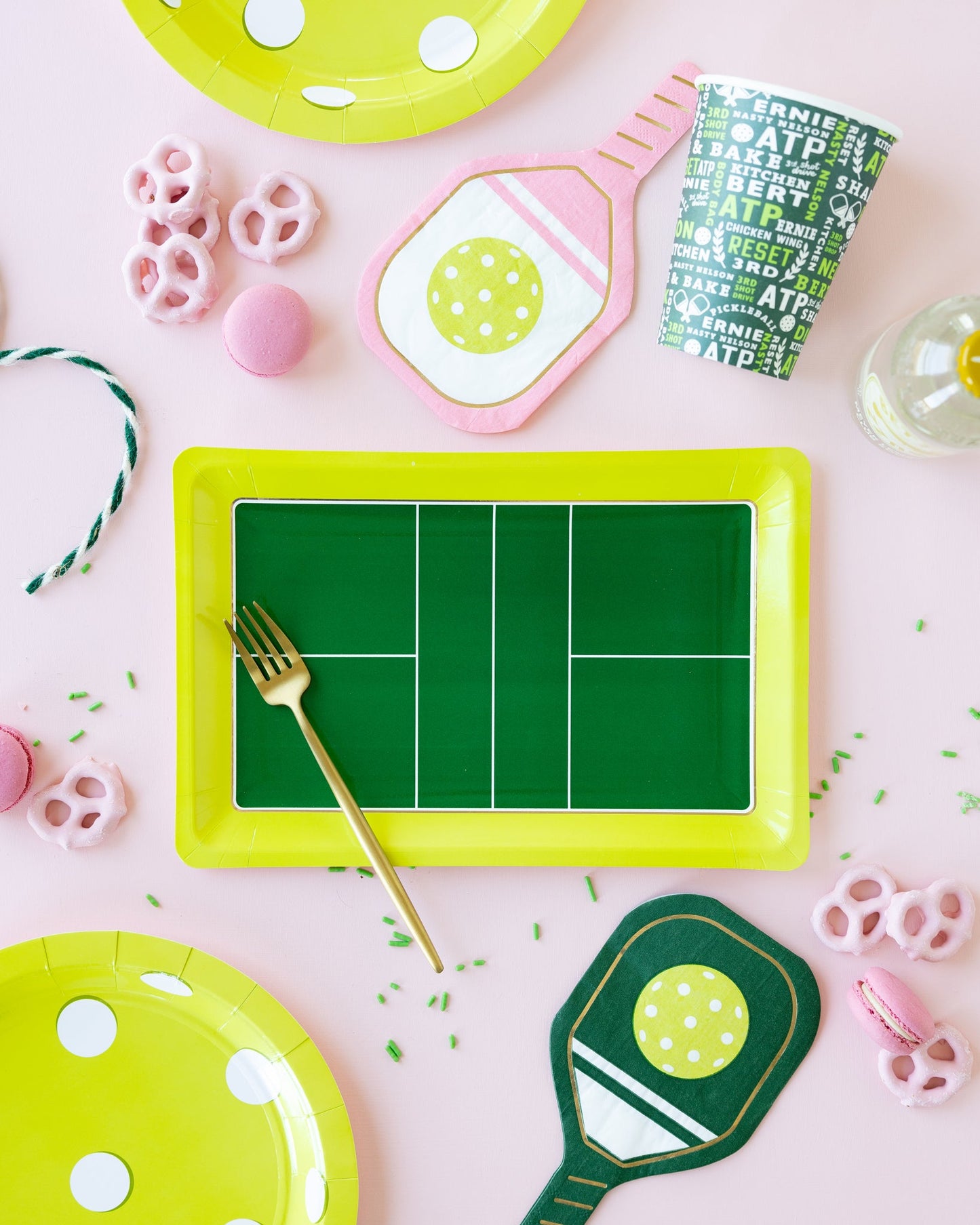 PICKLEBALL COURT SHAPED PAPER PLATE