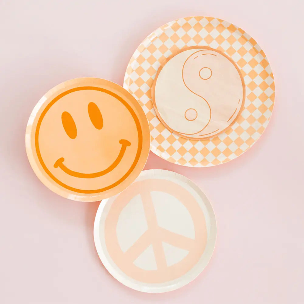 PEACE AND LOVE DESSERT PLATES 8CT