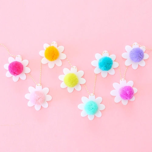 ACRYLIC DAISY GARLAND