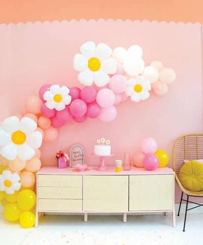 DAISY BALLOON GARLAND