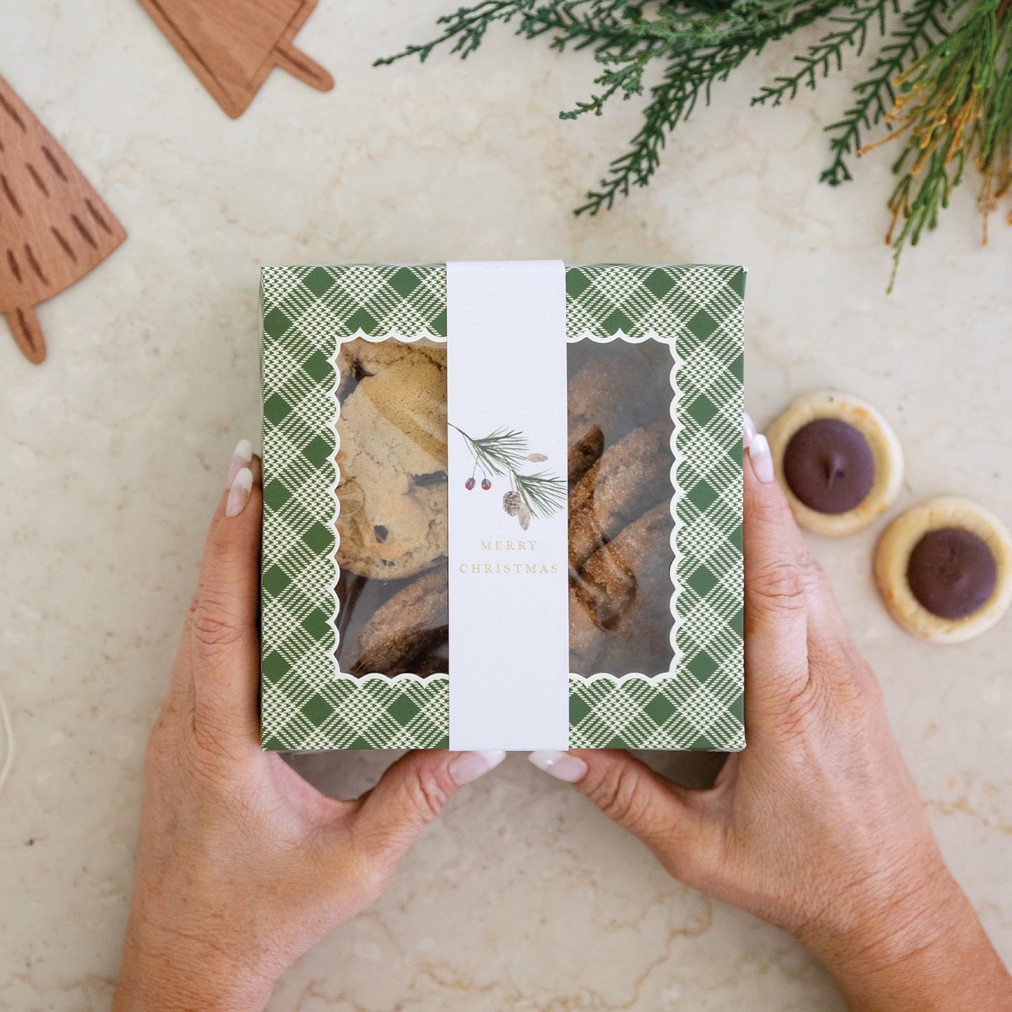 BOTANICAL CHRISTMAS GREEN PLAID COOKIE BOX