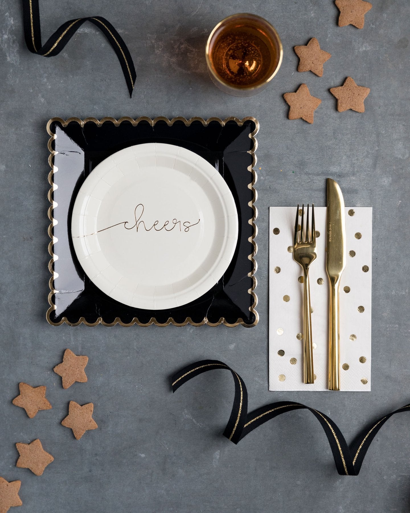 BASIC CELEBRATE 7" PLATES