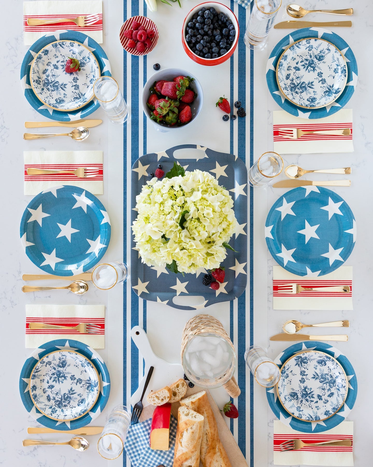 HAMPTONS NAVY FLORAL PAPER PLATE