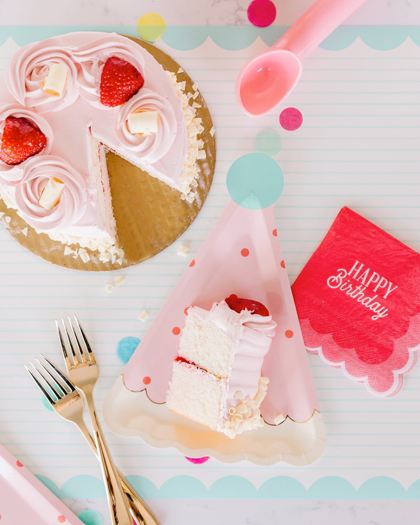 PINK BIRTHDAY SCALLOPED COCKTAIL NAPKIN