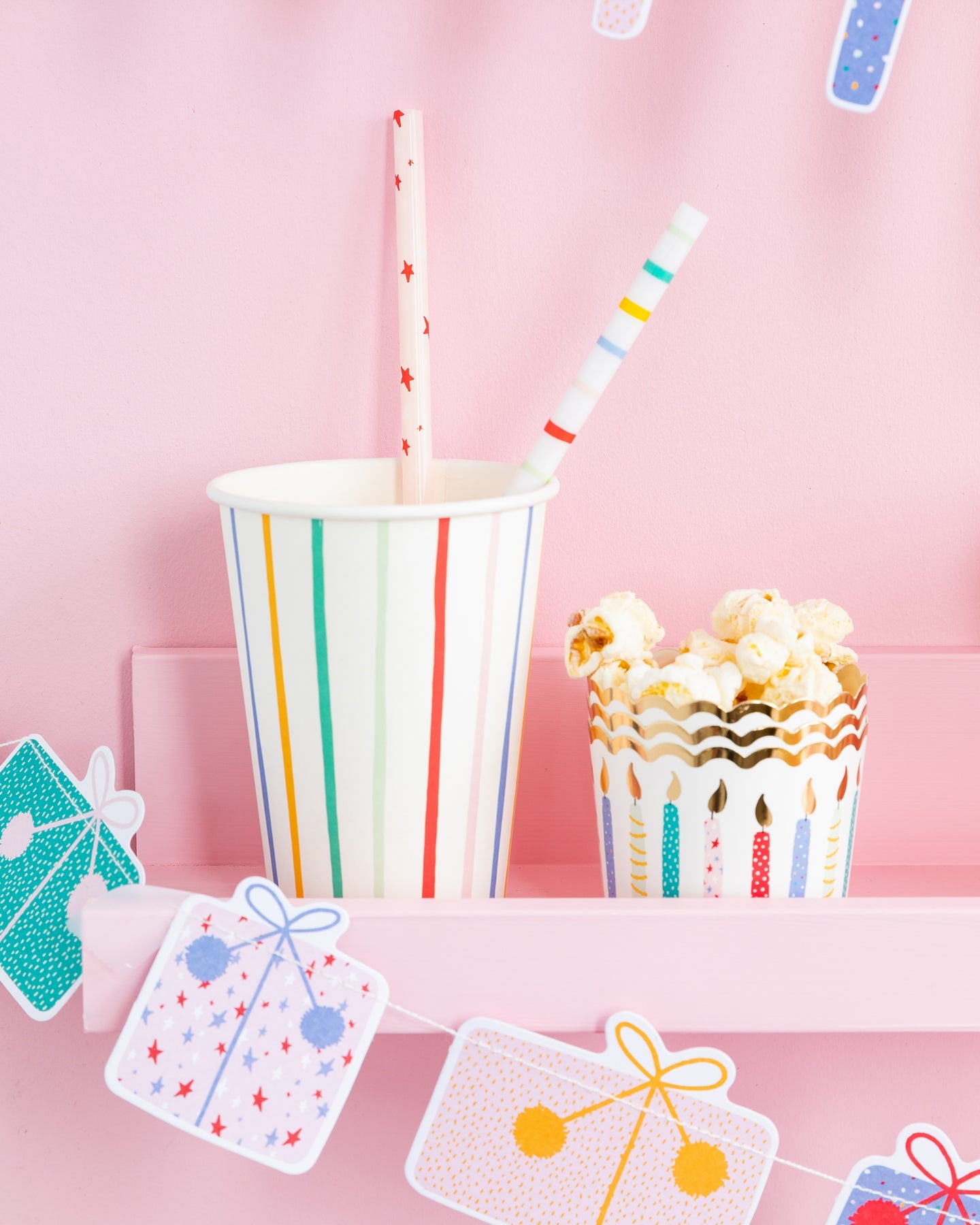 OUI PARTY BIRTHDAY STRAWS