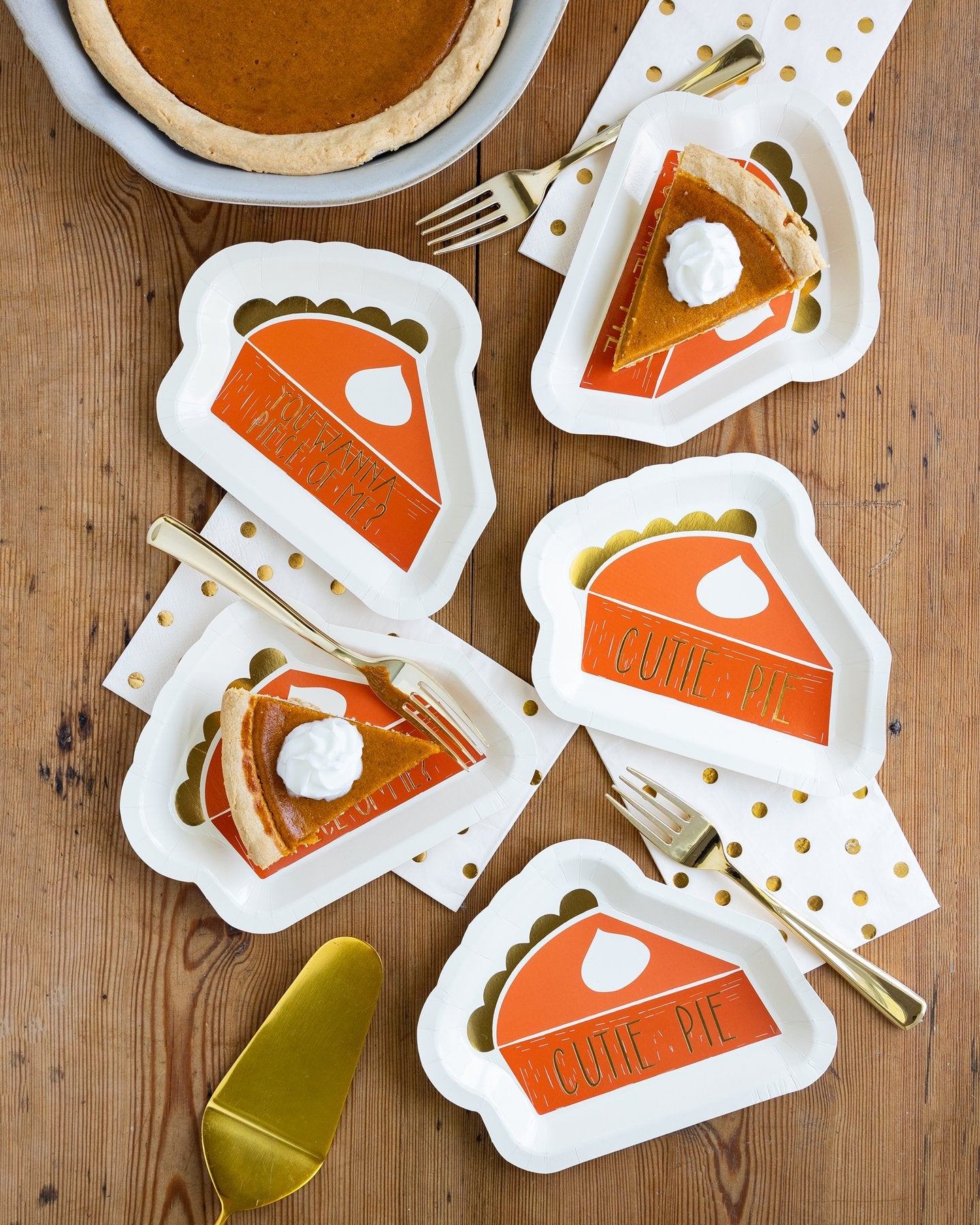 HARVEST PIE SHAPED 7" PLATE SET